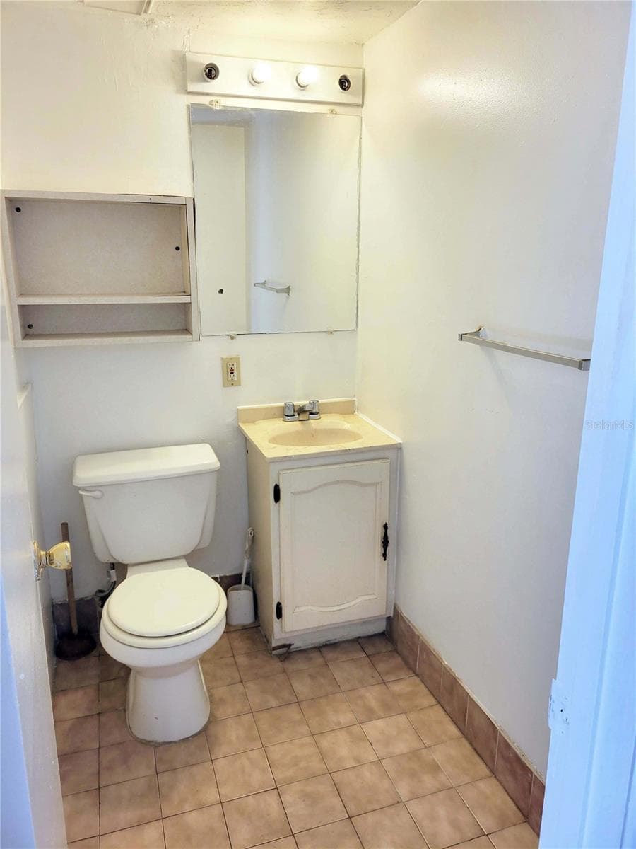 Condominium at 914 SW 8TH AVE #26, GAINESVILLE, photo 3 of 15