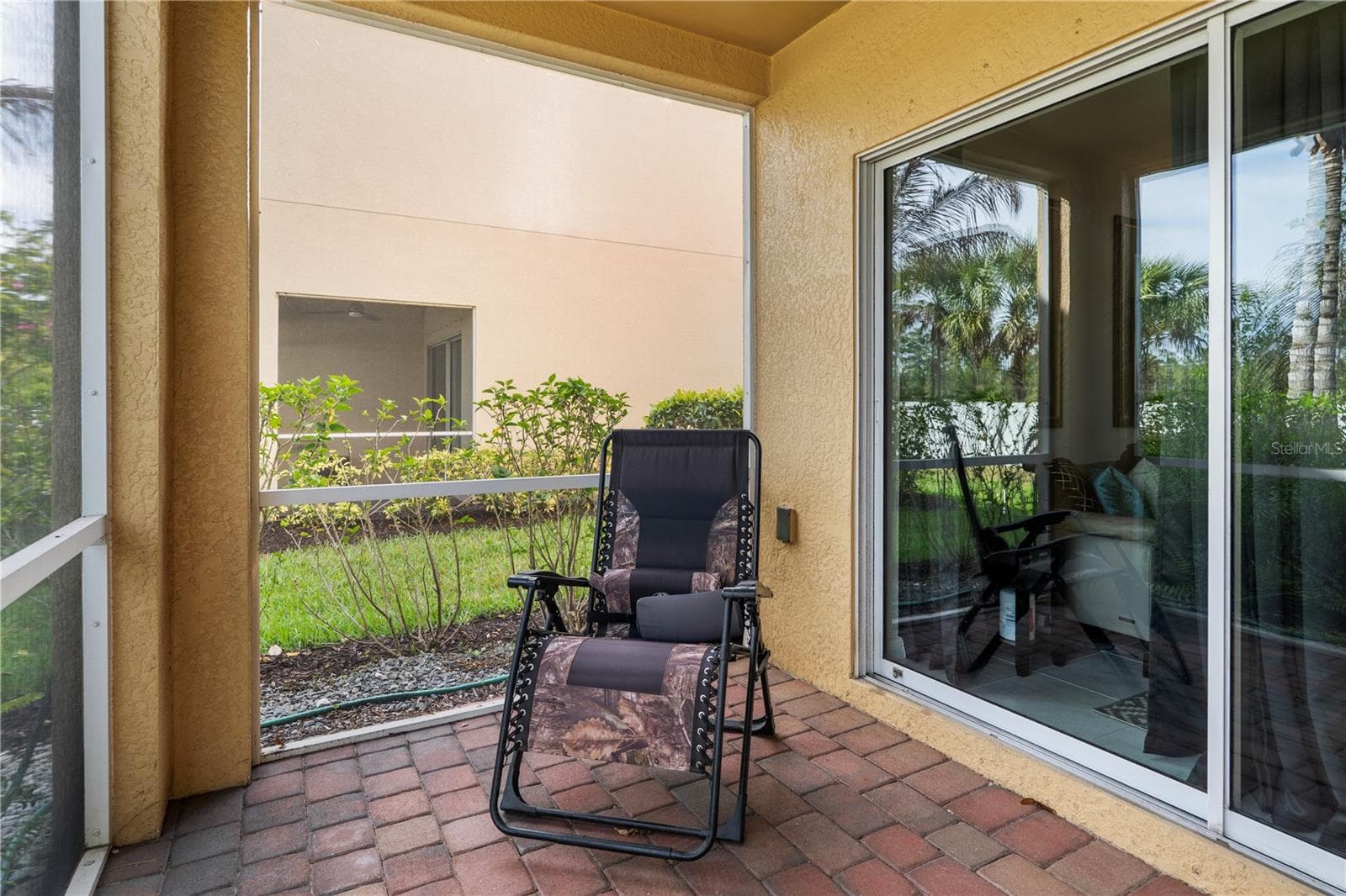Townhouse at 3719 CROFTON CT, FORT MYERS, photo 6 of 56