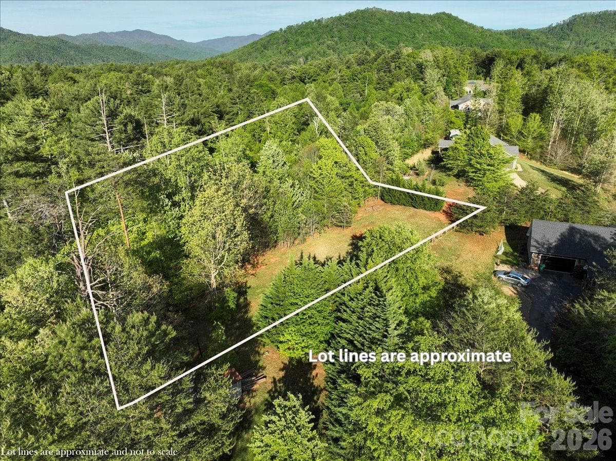 Lot lines are approximate. - Lot 6 Reaston Ridge, Weaverville