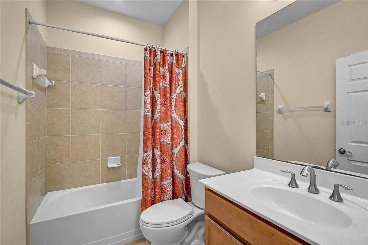 Single Family Residence at 9815 NOSTALGIA PL, ENGLEWOOD, photo 23 of 37