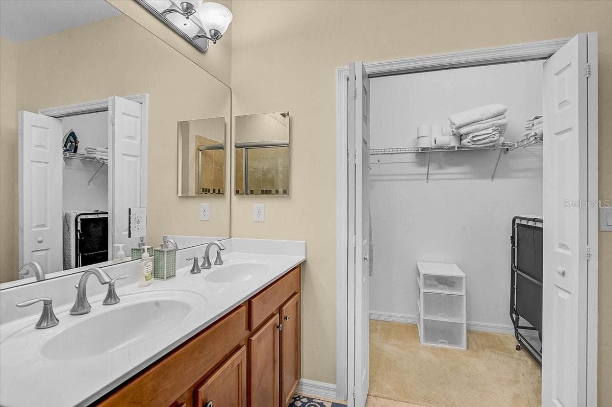 Single Family Residence at 9815 NOSTALGIA PL, ENGLEWOOD, photo 24 of 37