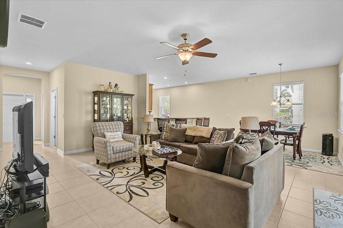 Single Family Residence at 9815 NOSTALGIA PL, ENGLEWOOD, photo 8 of 37