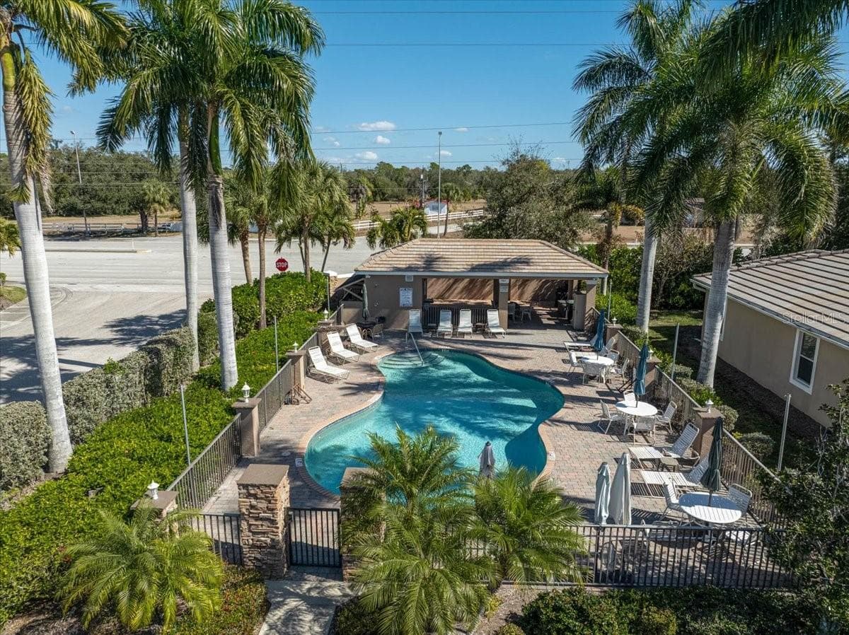 COMMUNITY POOL - 9815 NOSTALGIA PL, ENGLEWOOD