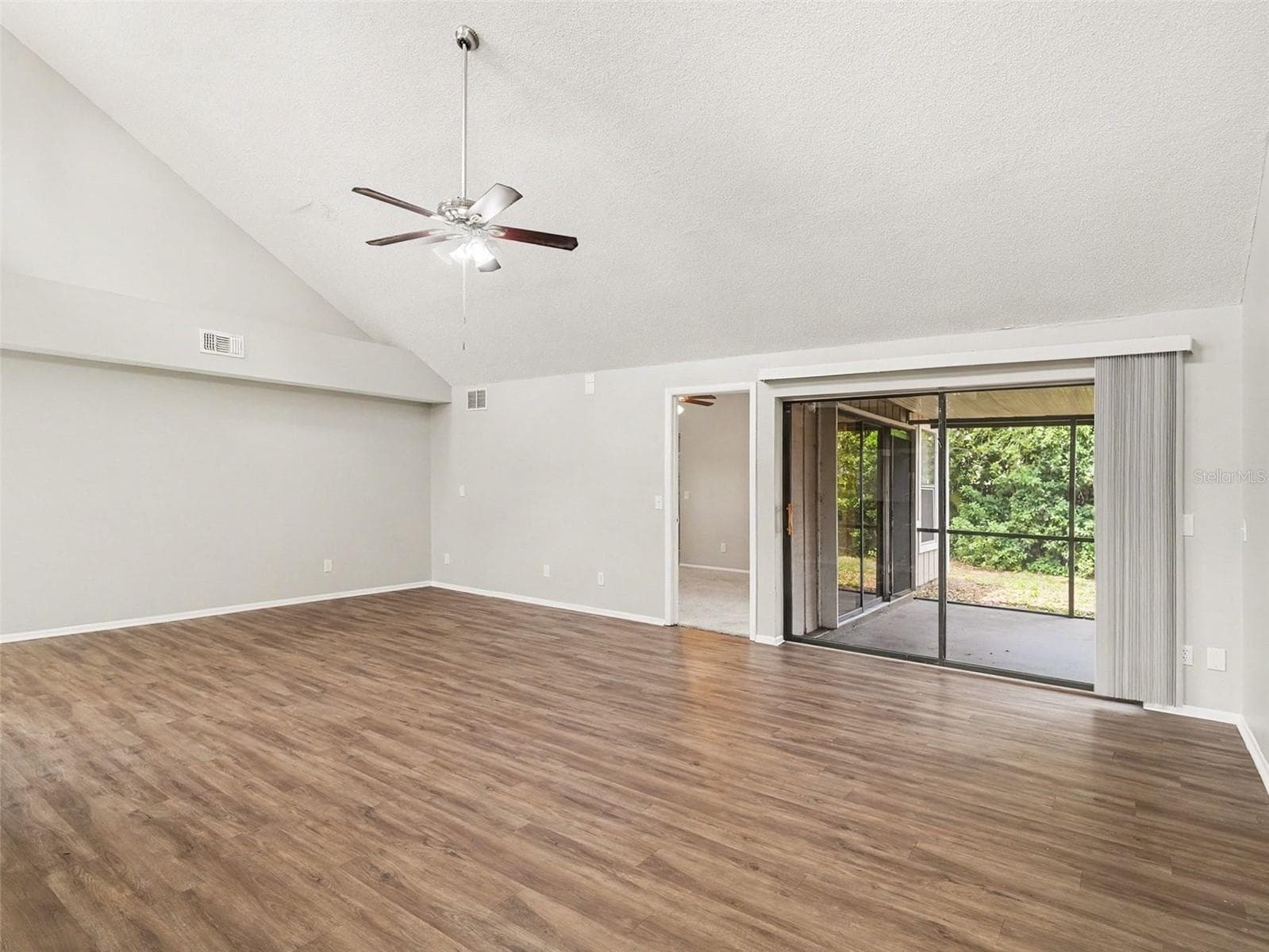 Single Family Residence at 8211 COUNTRY OAKS CT, SARASOTA, photo 10 of 22
