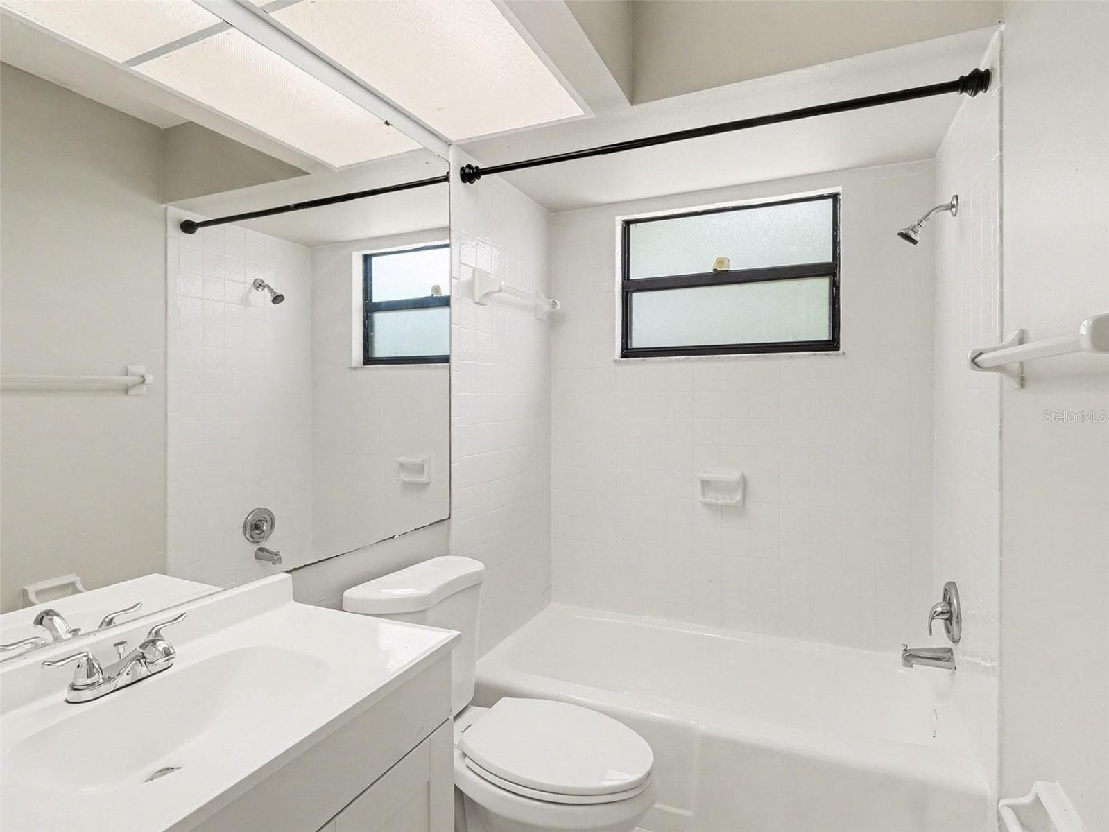 Single Family Residence at 8211 COUNTRY OAKS CT, SARASOTA, photo 15 of 22