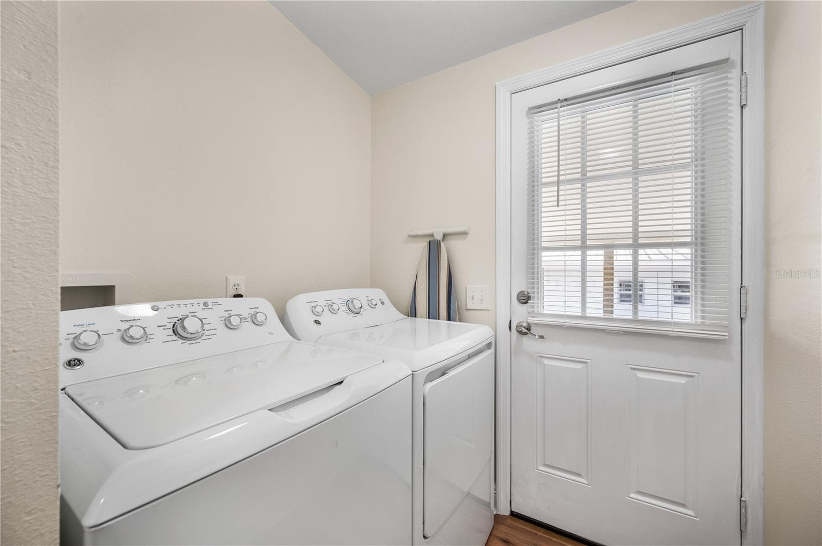 Inside laundry - 1502 LONGBOW DR, LAKELAND