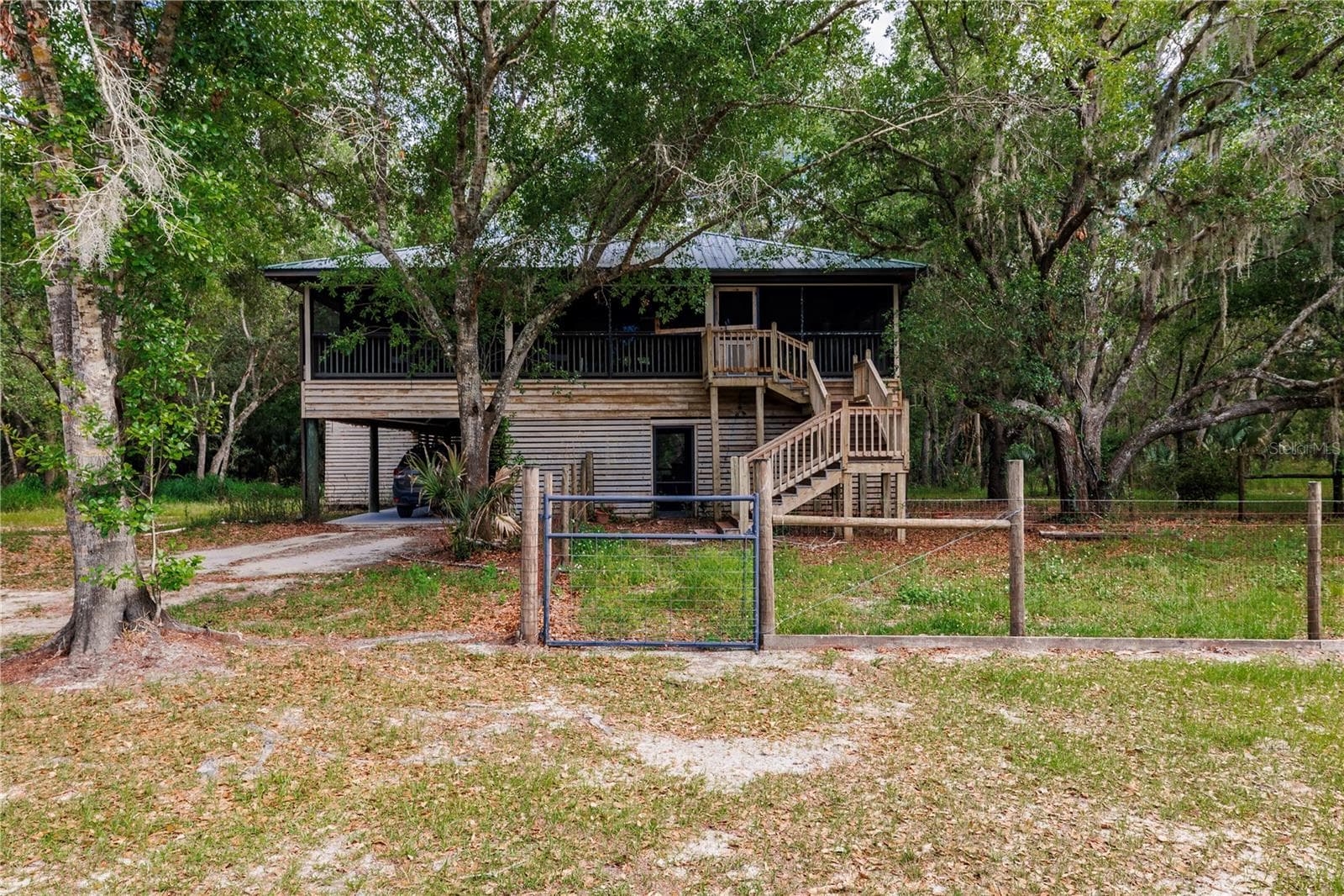 8056 SW HORSE CREEK RD