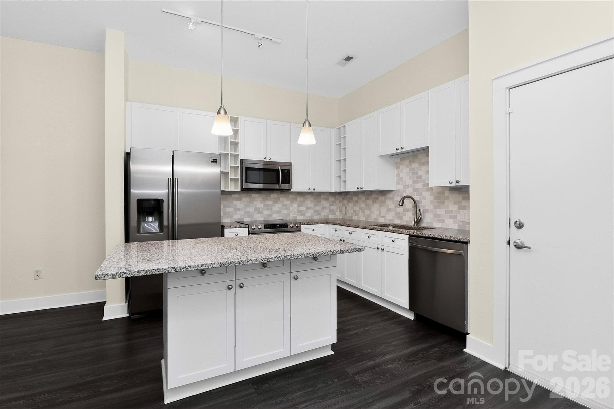 Condominium at 716 N Davidson Street, Charlotte, photo 6 of 33