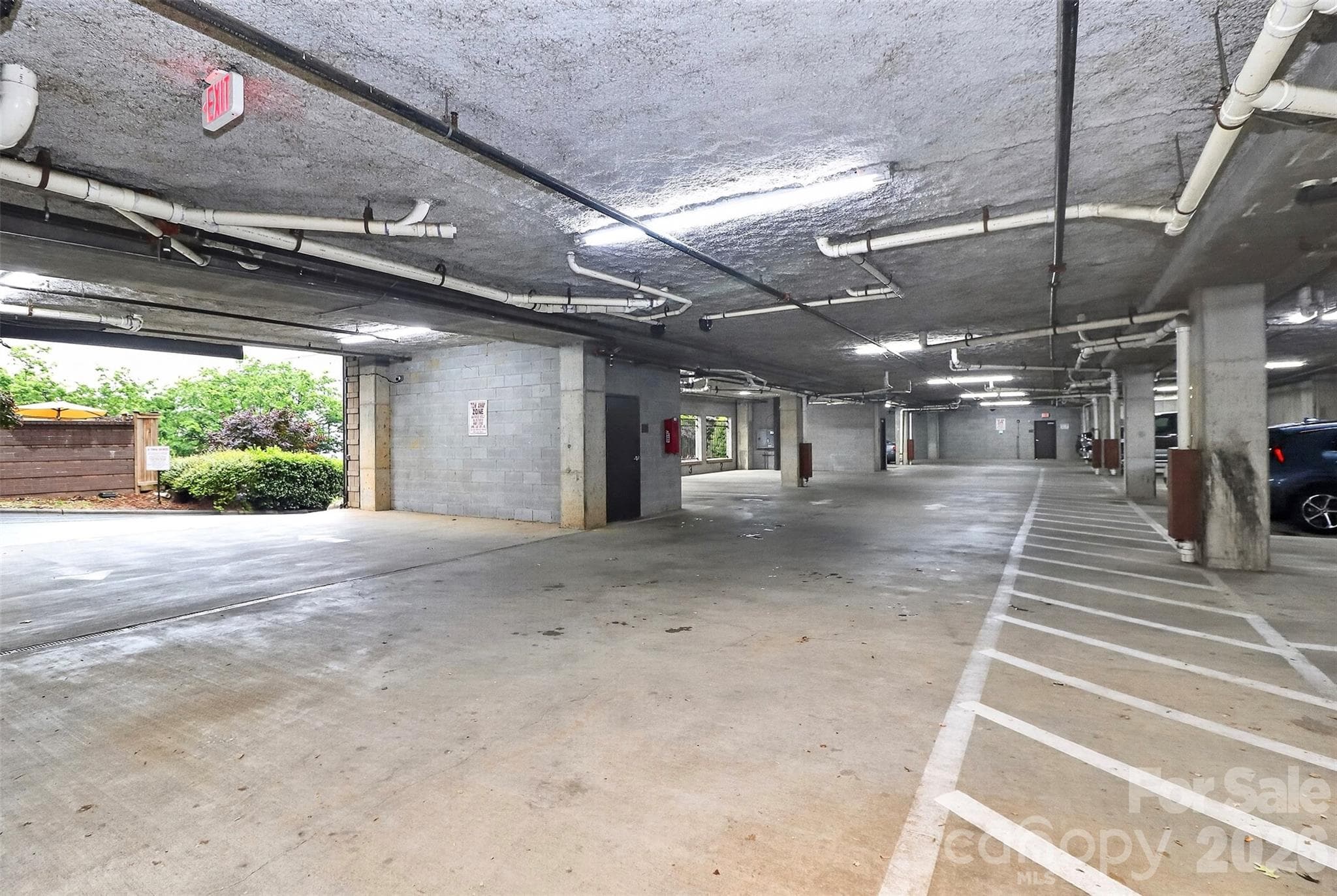 Condominium at 716 N Davidson Street, Charlotte, photo 31 of 33