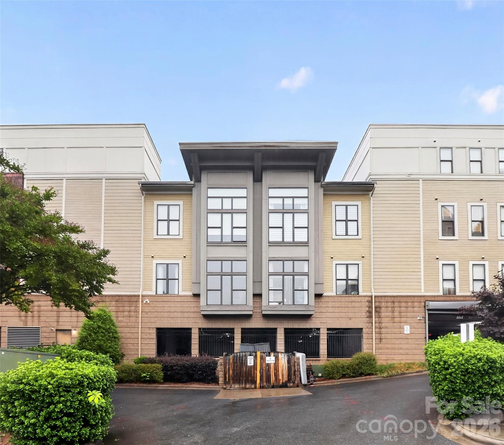 Condominium at 716 N Davidson Street, Charlotte, photo 32 of 33