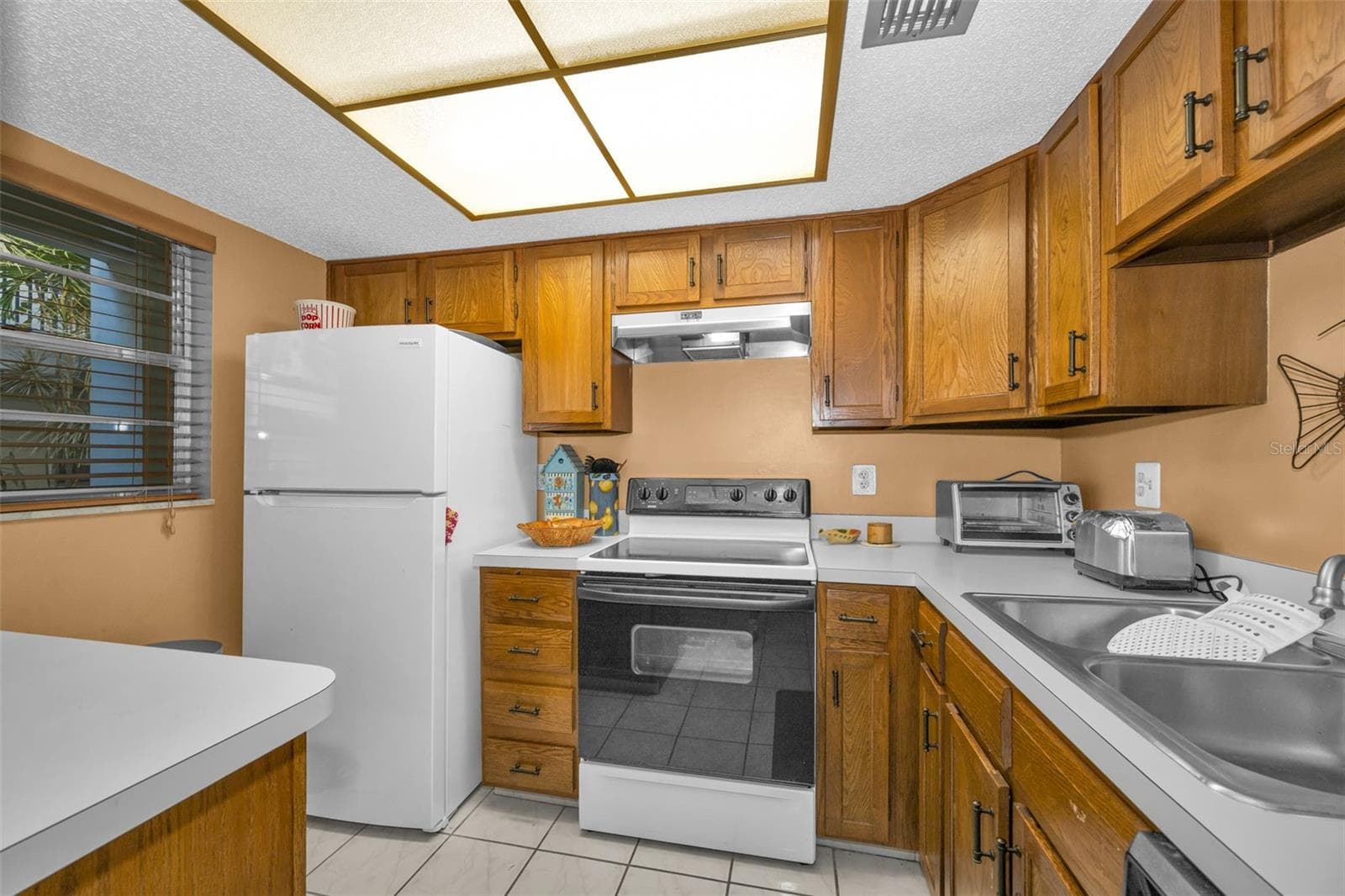 Condominium at 2700 BAYSHORE BLVD #6107, DUNEDIN, photo 12 of 48
