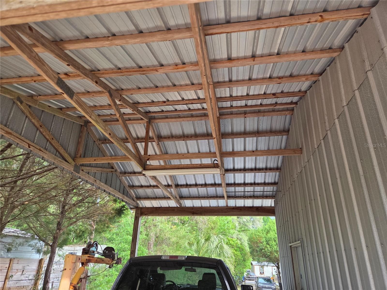 High clearance carport - 421 MARGARET ST, BRONSON