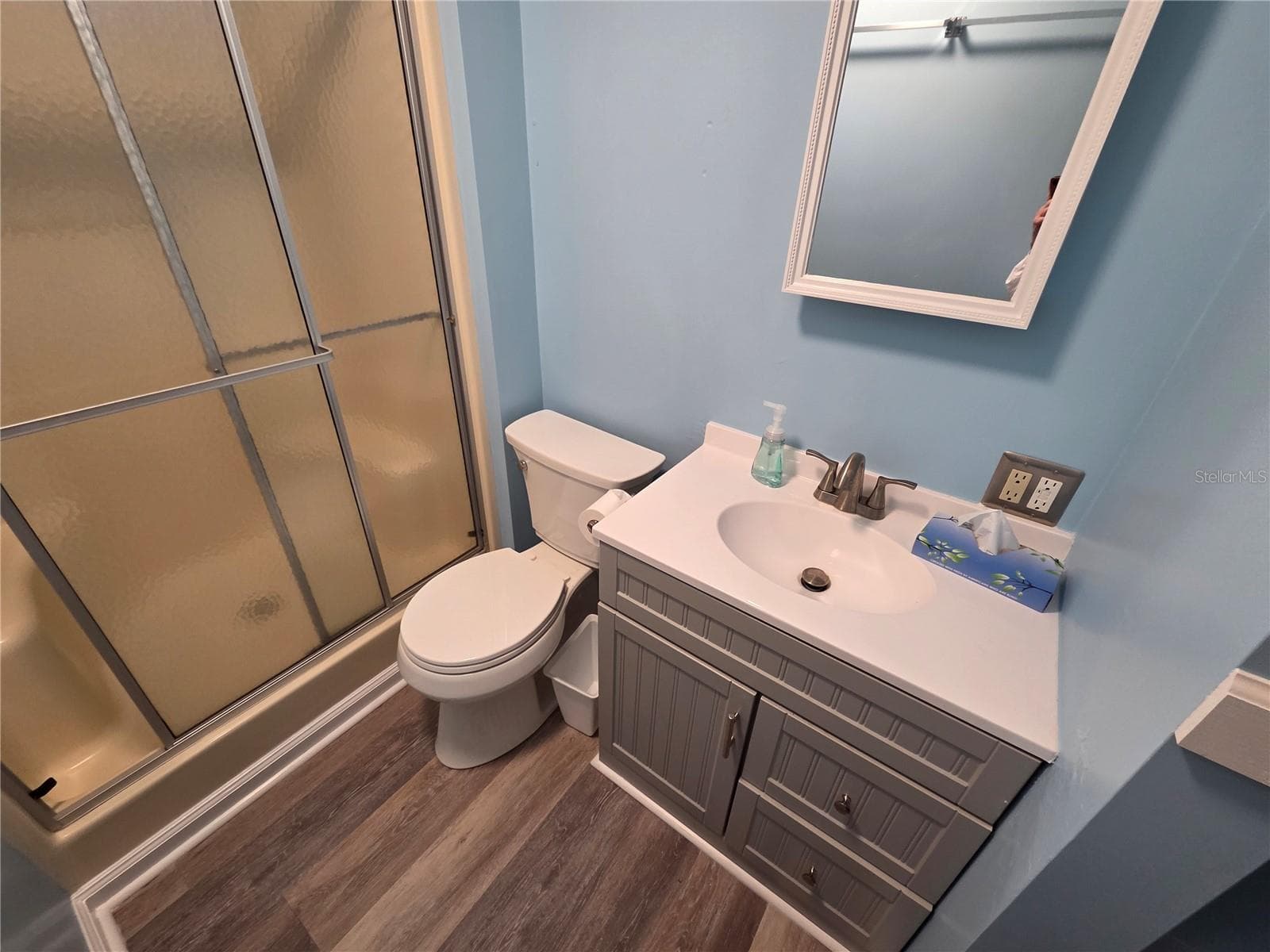 Guest bathroom - 421 MARGARET ST, BRONSON