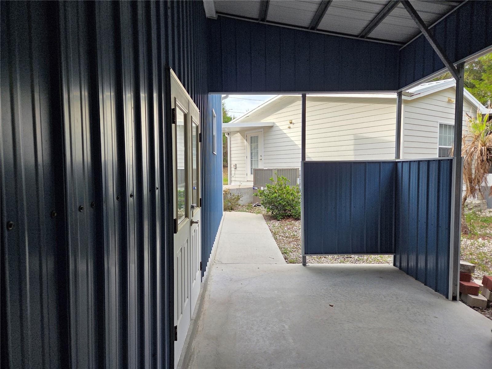 Entrance to 24' x 45' Steel Building - 421 MARGARET ST, BRONSON
