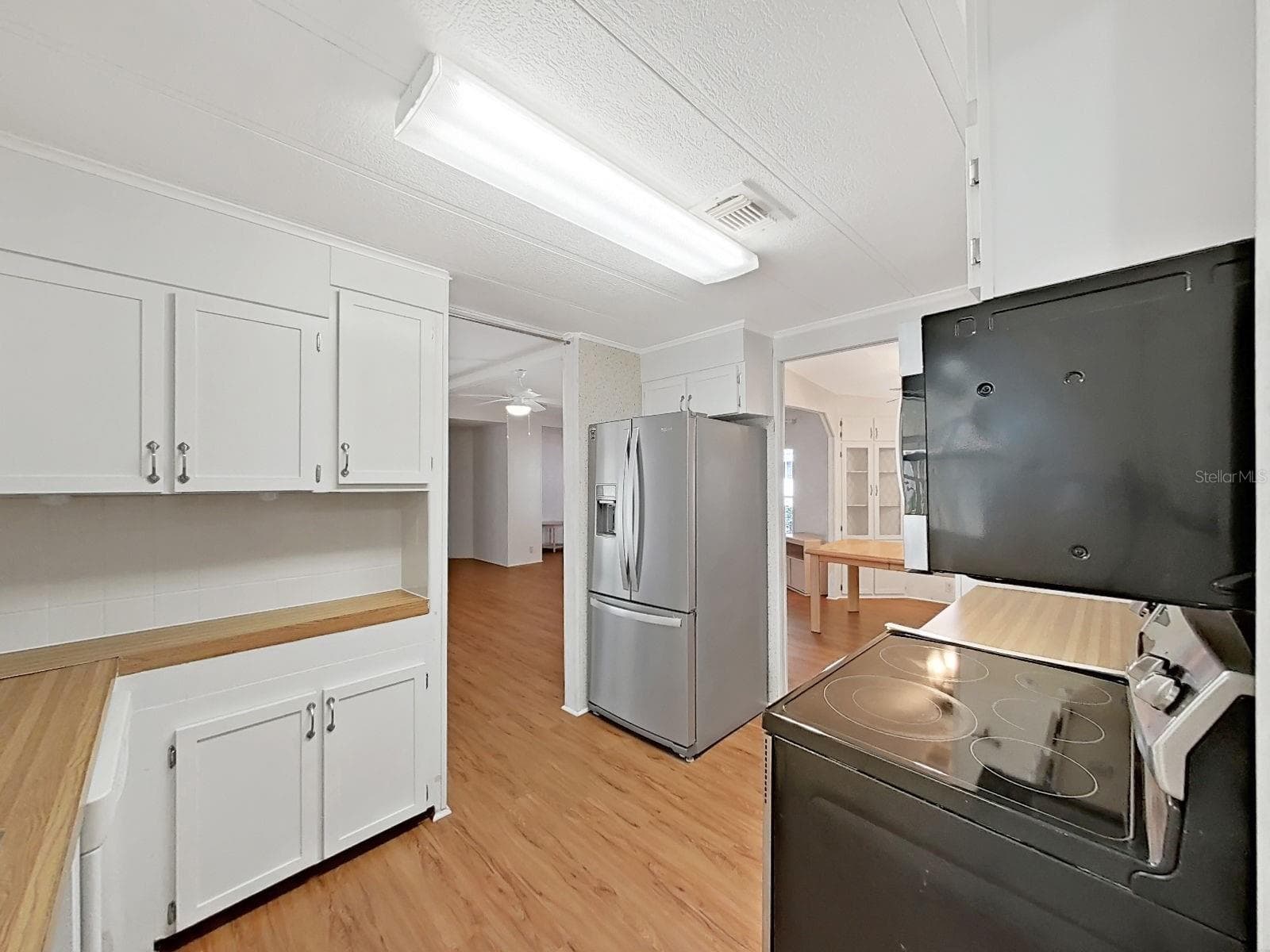 Manufactured Home at 1688 FOXWAY DR, LAKELAND, photo 10 of 39