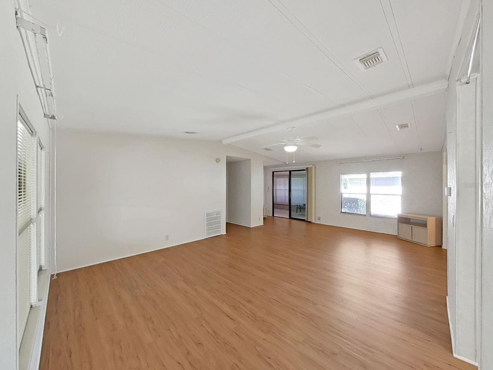 Huge living room - 1688 FOXWAY DR, LAKELAND