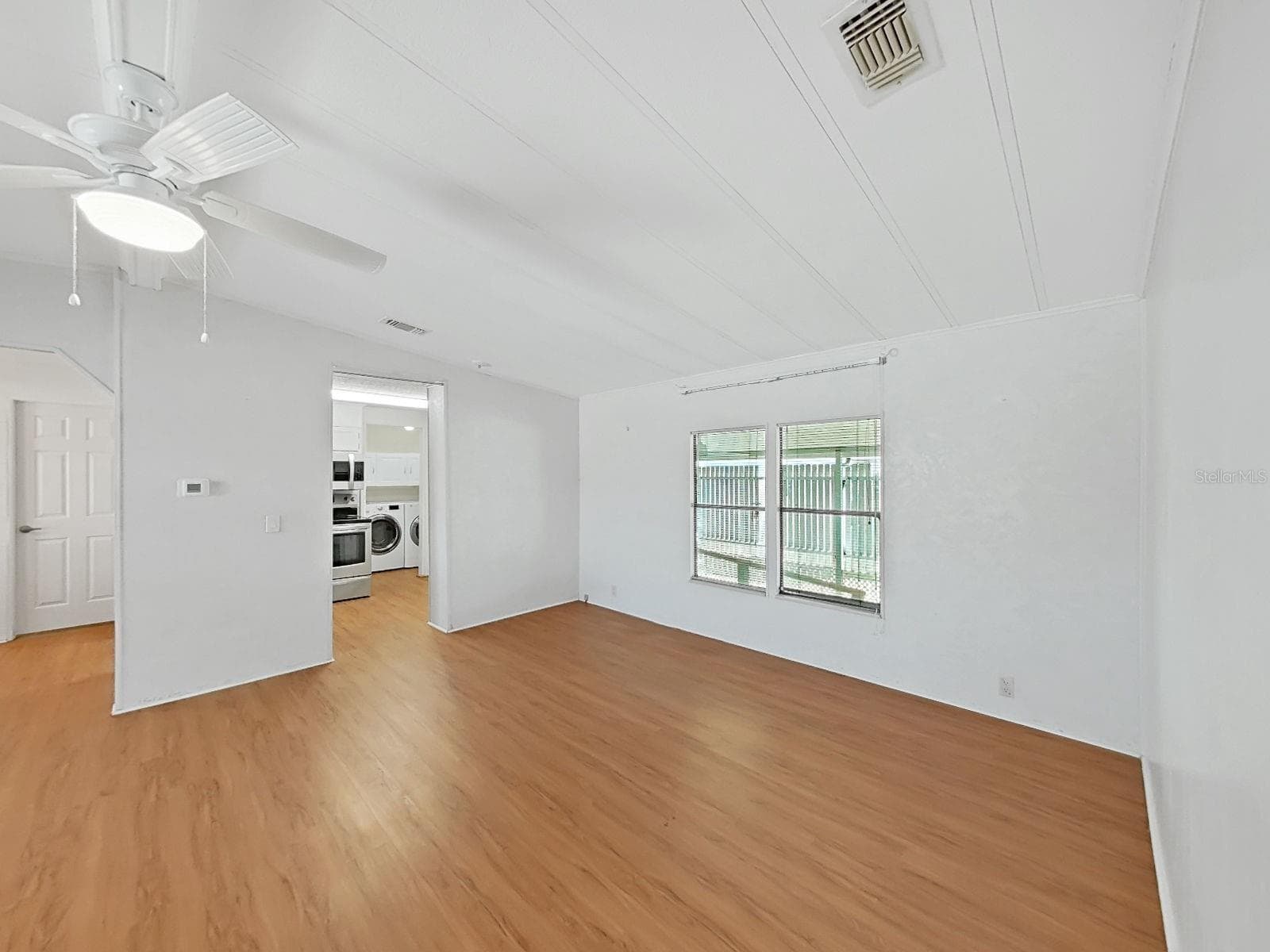 Manufactured Home at 1688 FOXWAY DR, LAKELAND, photo 14 of 39