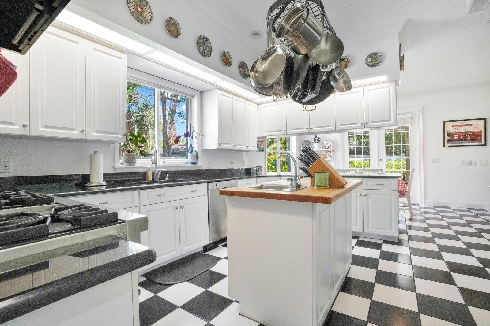 Single Family Residence at 1451 HOLLINGSWORTH OAKS DR, LAKELAND, photo 19 of 76