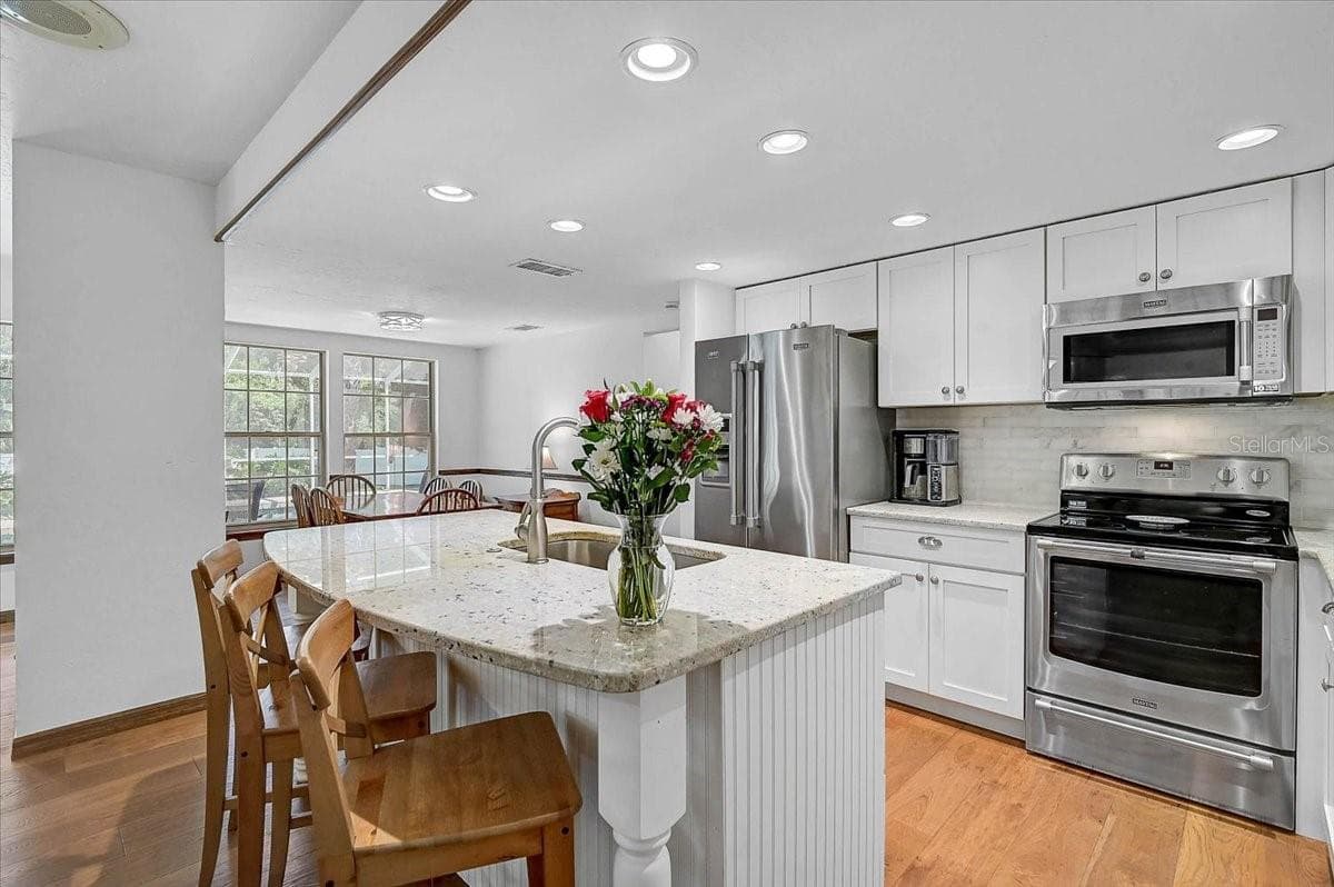 Single Family Residence at 3328 TOBERO LN, SARASOTA, photo 13 of 86