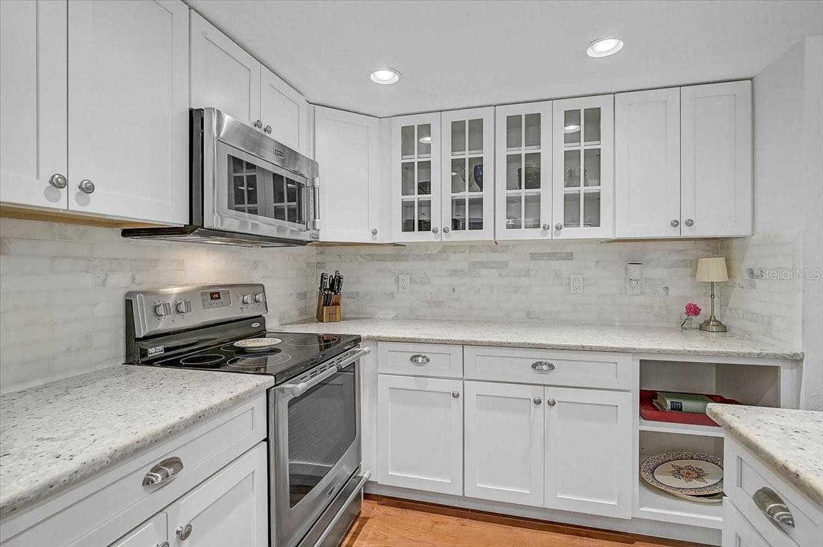 Single Family Residence at 3328 TOBERO LN, SARASOTA, photo 16 of 86