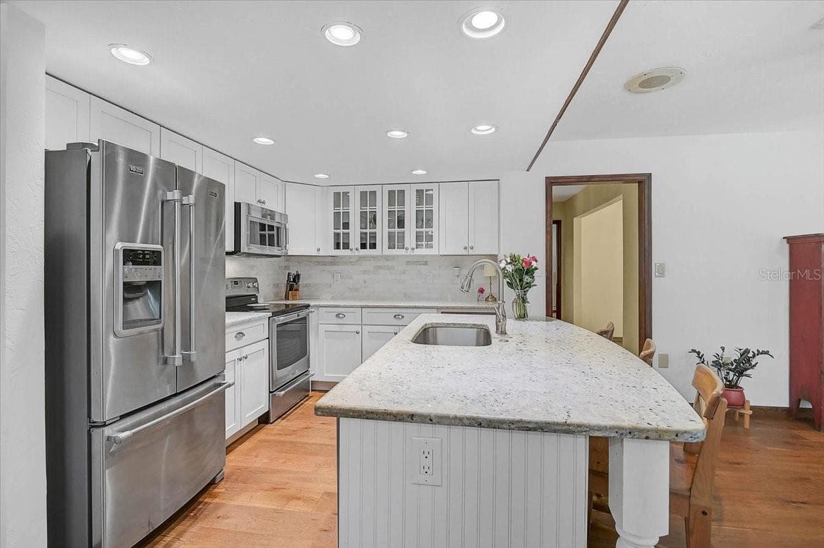 Single Family Residence at 3328 TOBERO LN, SARASOTA, photo 17 of 86