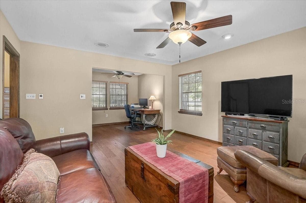 Single Family Residence at 3328 TOBERO LN, SARASOTA, photo 32 of 86
