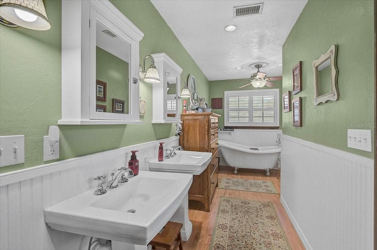 Single Family Residence at 3328 TOBERO LN, SARASOTA, photo 38 of 86