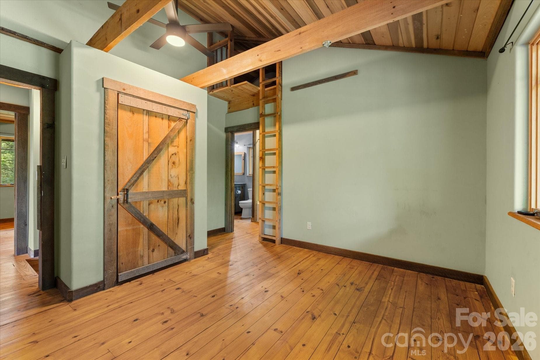 Upstairs 2nd bedroom with loft access - Marshall