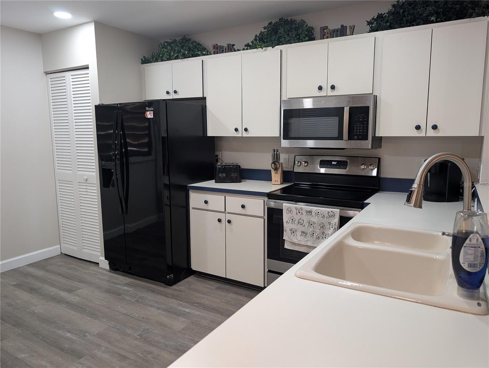 Villa at 135 WILD PALM DR, BRADENTON, photo 4 of 37