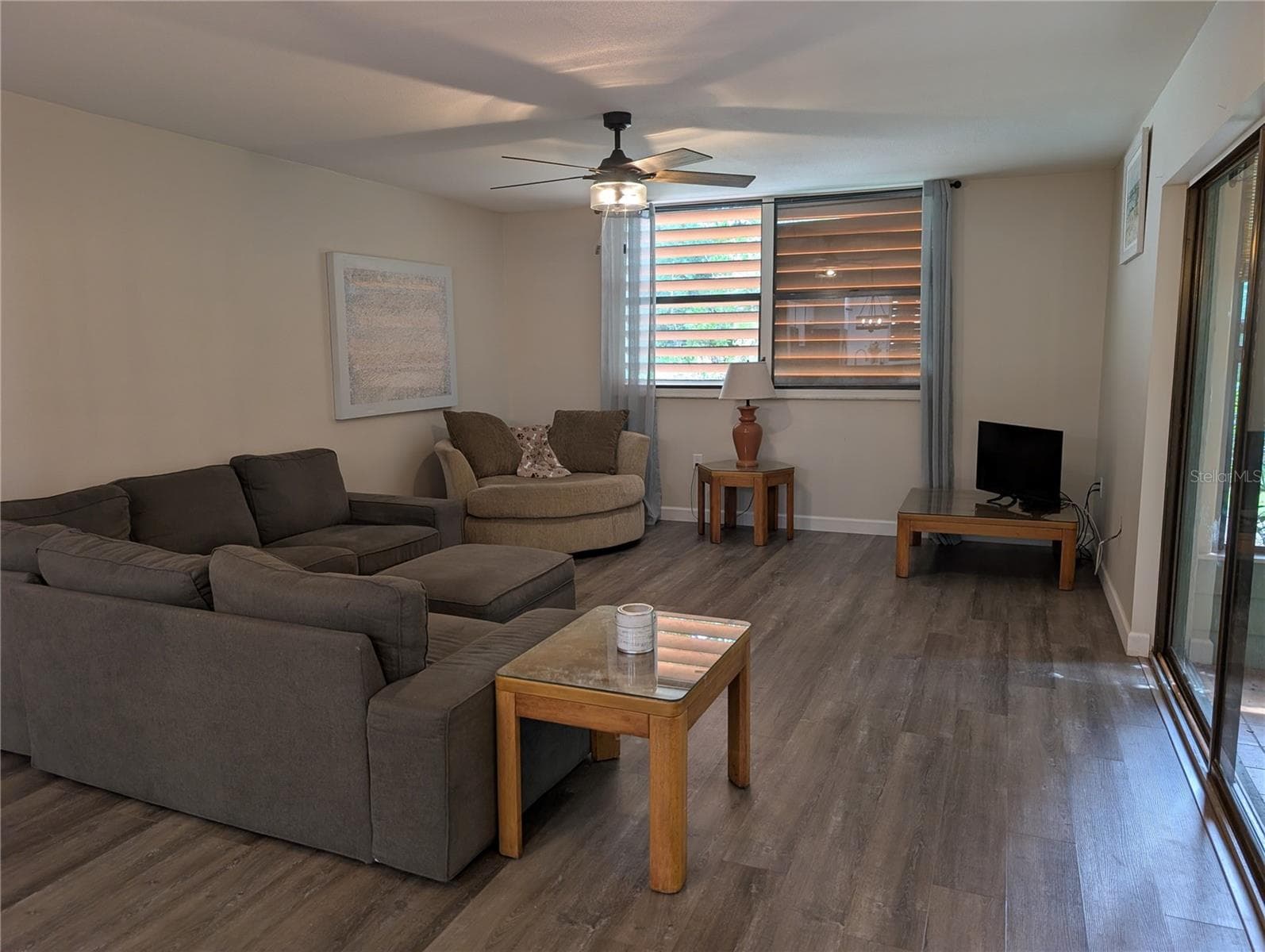 Villa at 135 WILD PALM DR, BRADENTON, photo 12 of 37