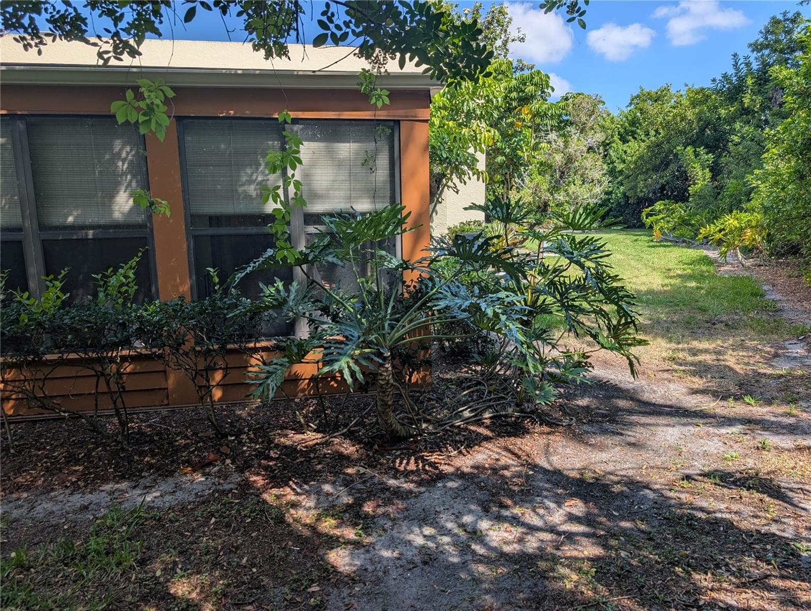 Villa at 135 WILD PALM DR, BRADENTON, photo 16 of 37