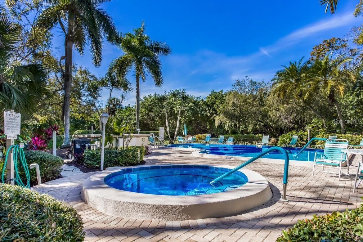 Villa at 135 WILD PALM DR, BRADENTON, photo 32 of 37