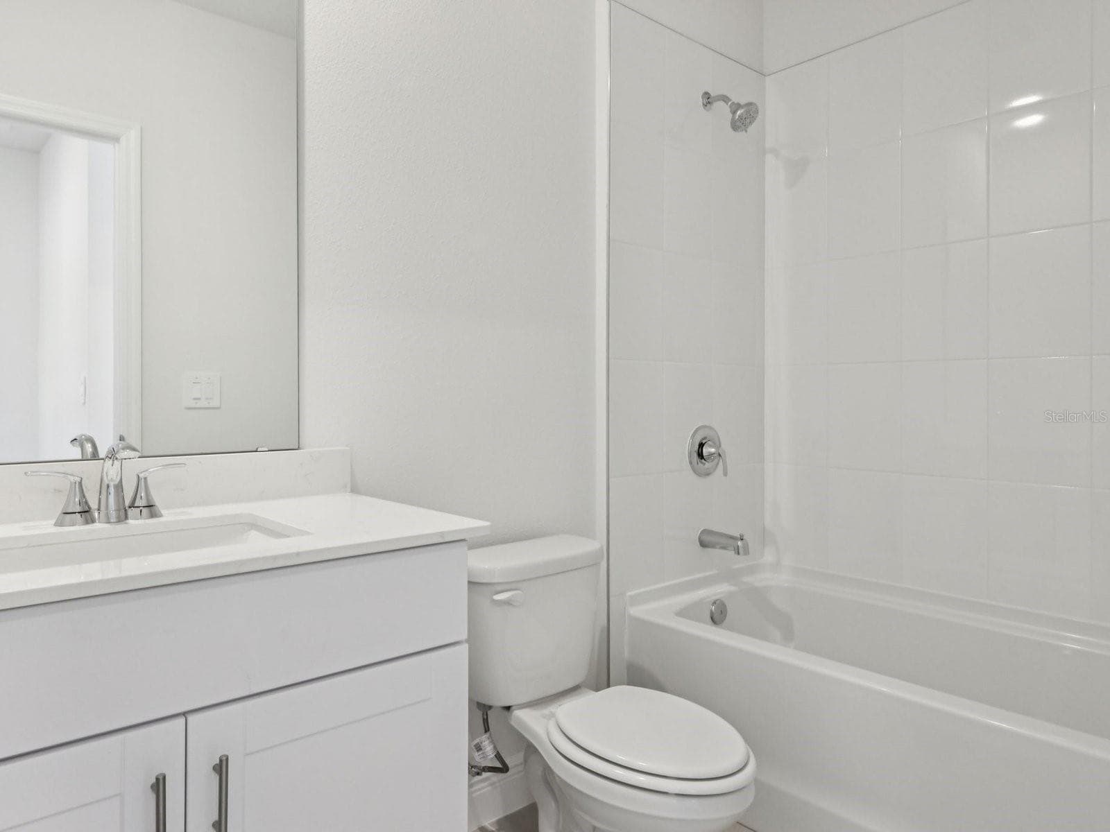 Single Family Residence at 887 SUNSHOWER DR, LADY LAKE, photo 8 of 11