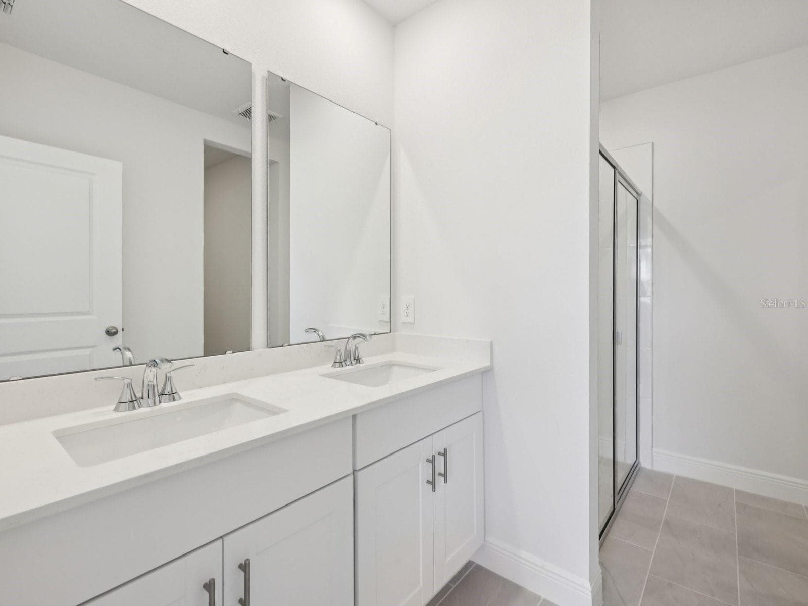 Single Family Residence at 887 SUNSHOWER DR, LADY LAKE, photo 9 of 11