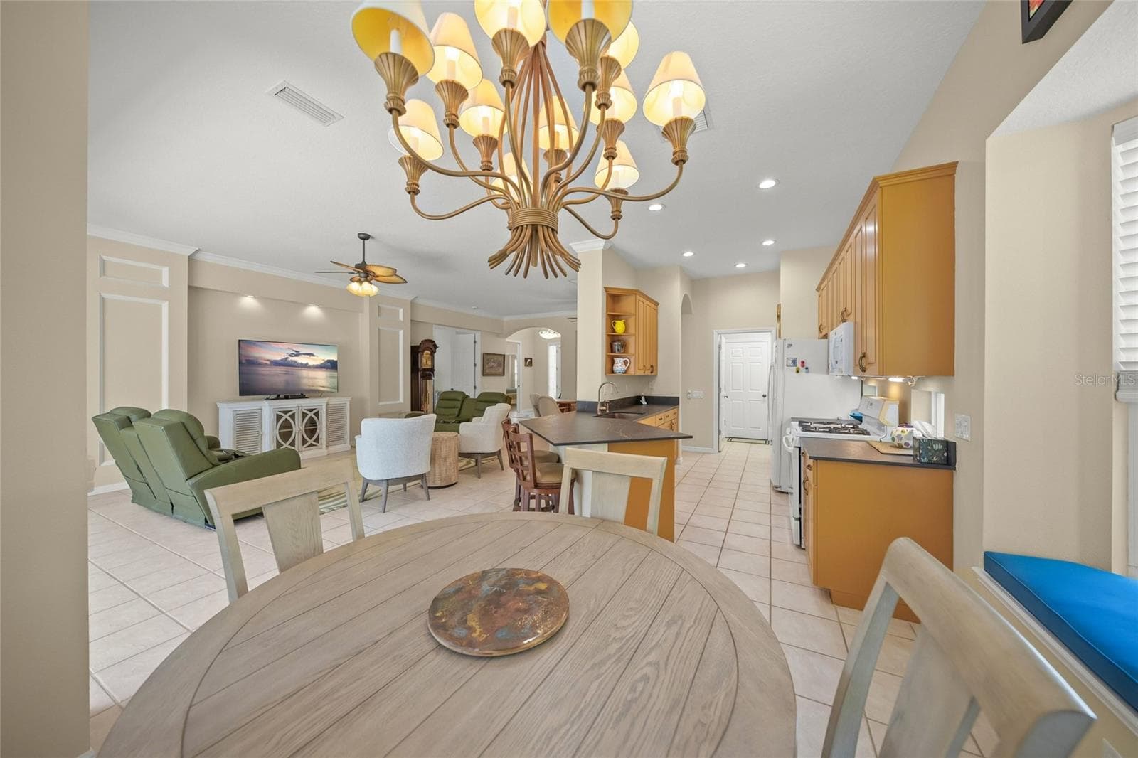 Single Family Residence at 6923 LENNOX PL, UNIVERSITY PARK, photo 4 of 52