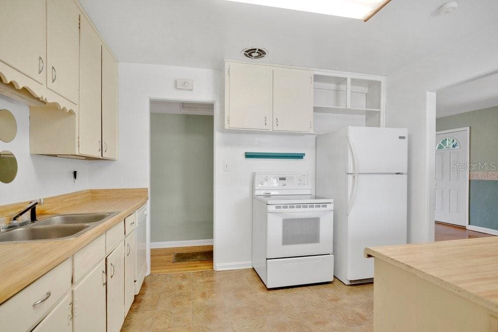 Kitchen - 2501 BETHAWAY AVE, ORLANDO
