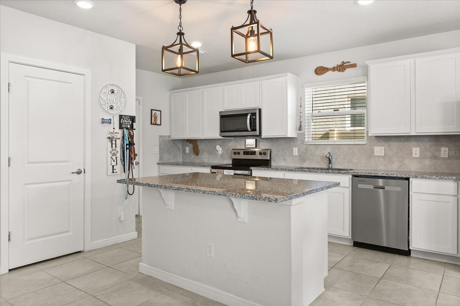 Single Family Residence at 2224 CANOPY TERRACE BLVD, DELAND, photo 5 of 31