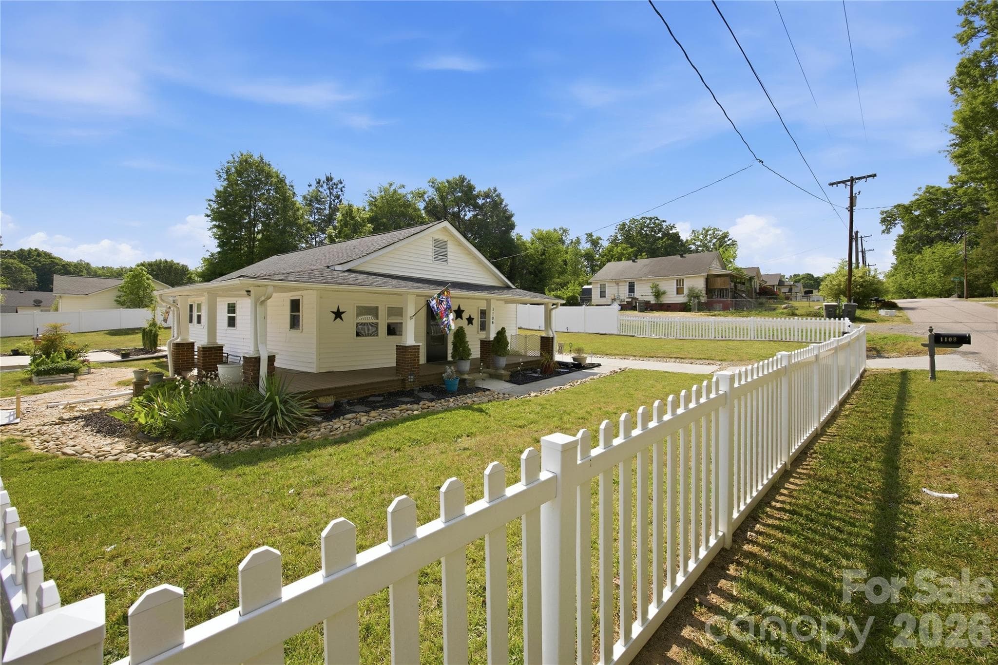 Fully Fenced Yard - Kannapolis