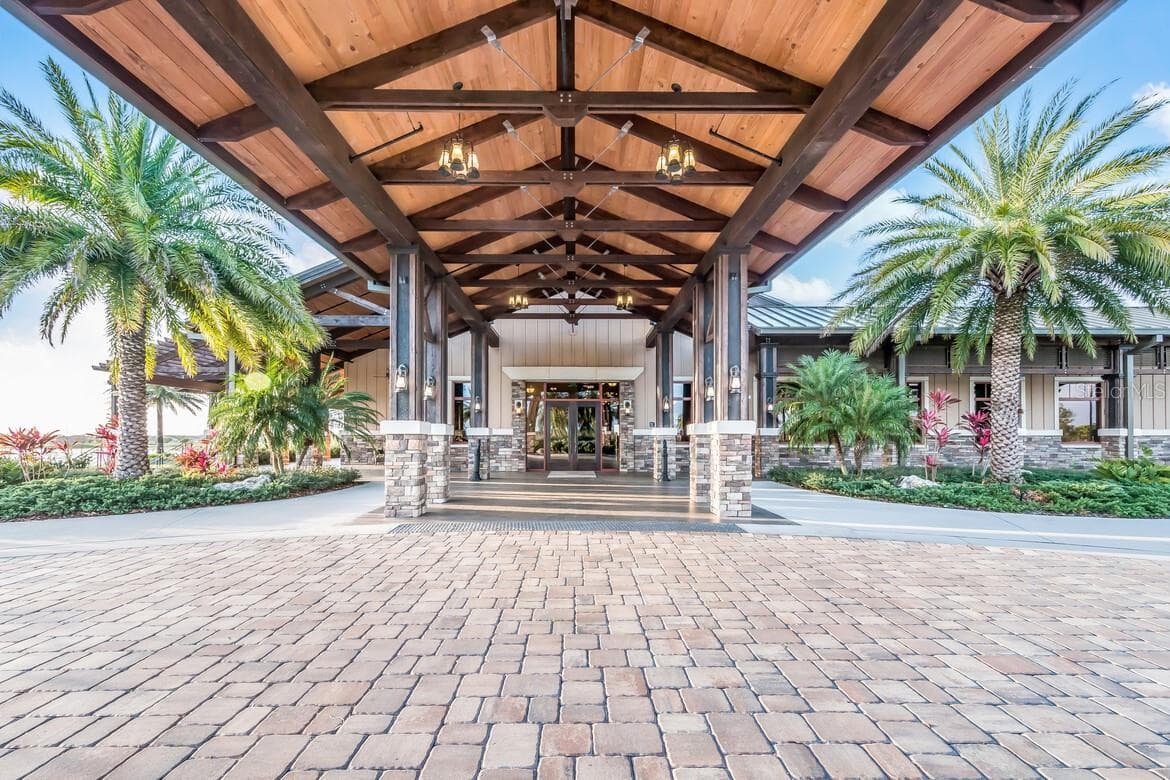 Single Family Residence at 15422 HELMSDALE PL, LAKEWOOD RANCH, photo 52 of 58