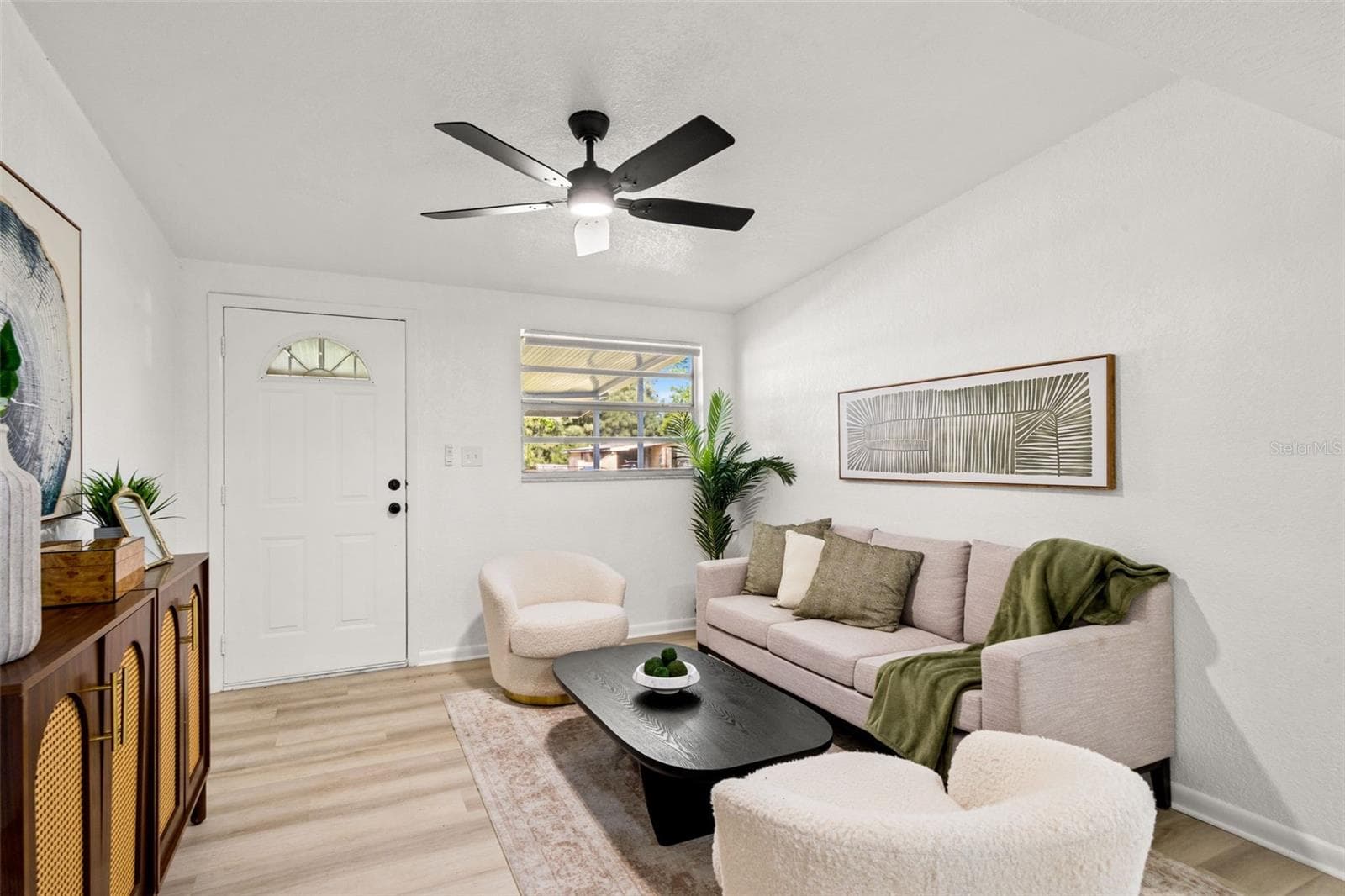 Living Room - 4914 S 82ND ST, TAMPA