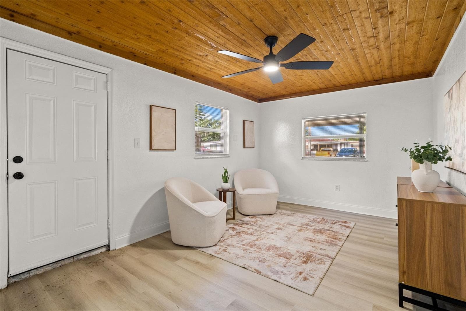 Family Room - 4914 S 82ND ST, TAMPA