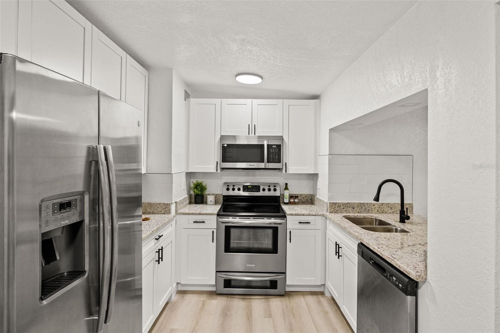 Kitchen - 4914 S 82ND ST, TAMPA