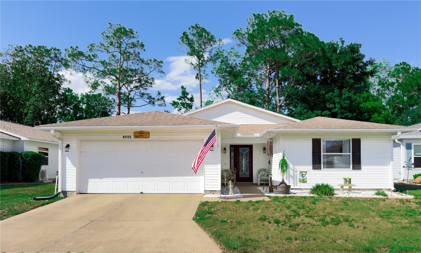 Single Family Residence at 32676 OAK PARK DR, LEESBURG, photo 2 of 40