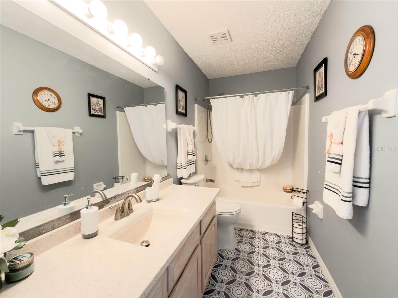 Single Family Residence at 32676 OAK PARK DR, LEESBURG, photo 19 of 40