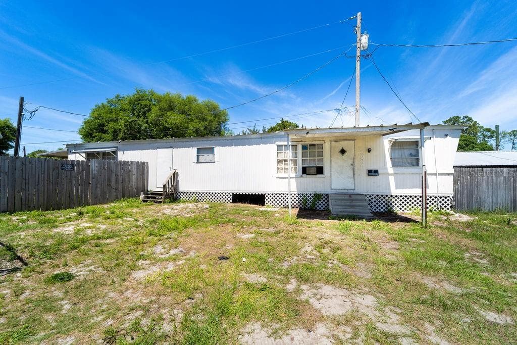 Single Wide - 2900 STATE ROAD 11, DELAND