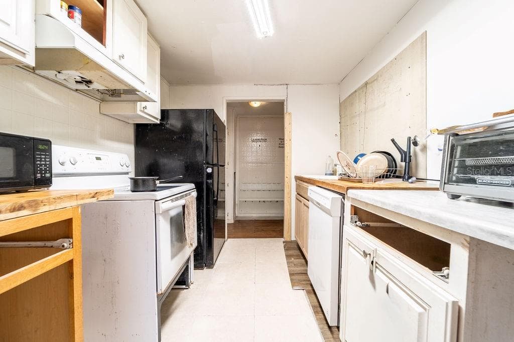 Double Wide - 2900 STATE ROAD 11, DELAND