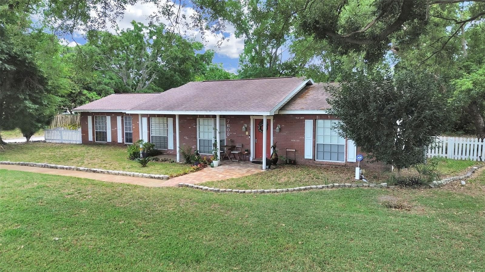 Single Family Residence at 7608 BARRY RD, TAMPA, photo 2 of 42