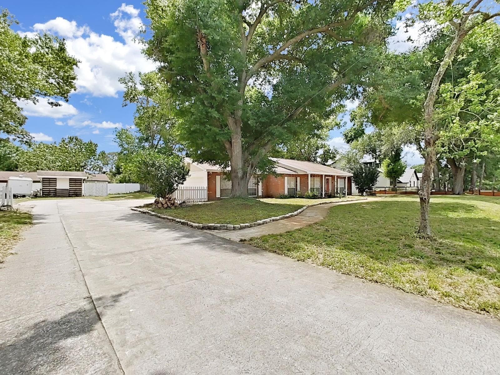 east side of the property looking south - 7608 BARRY RD, TAMPA