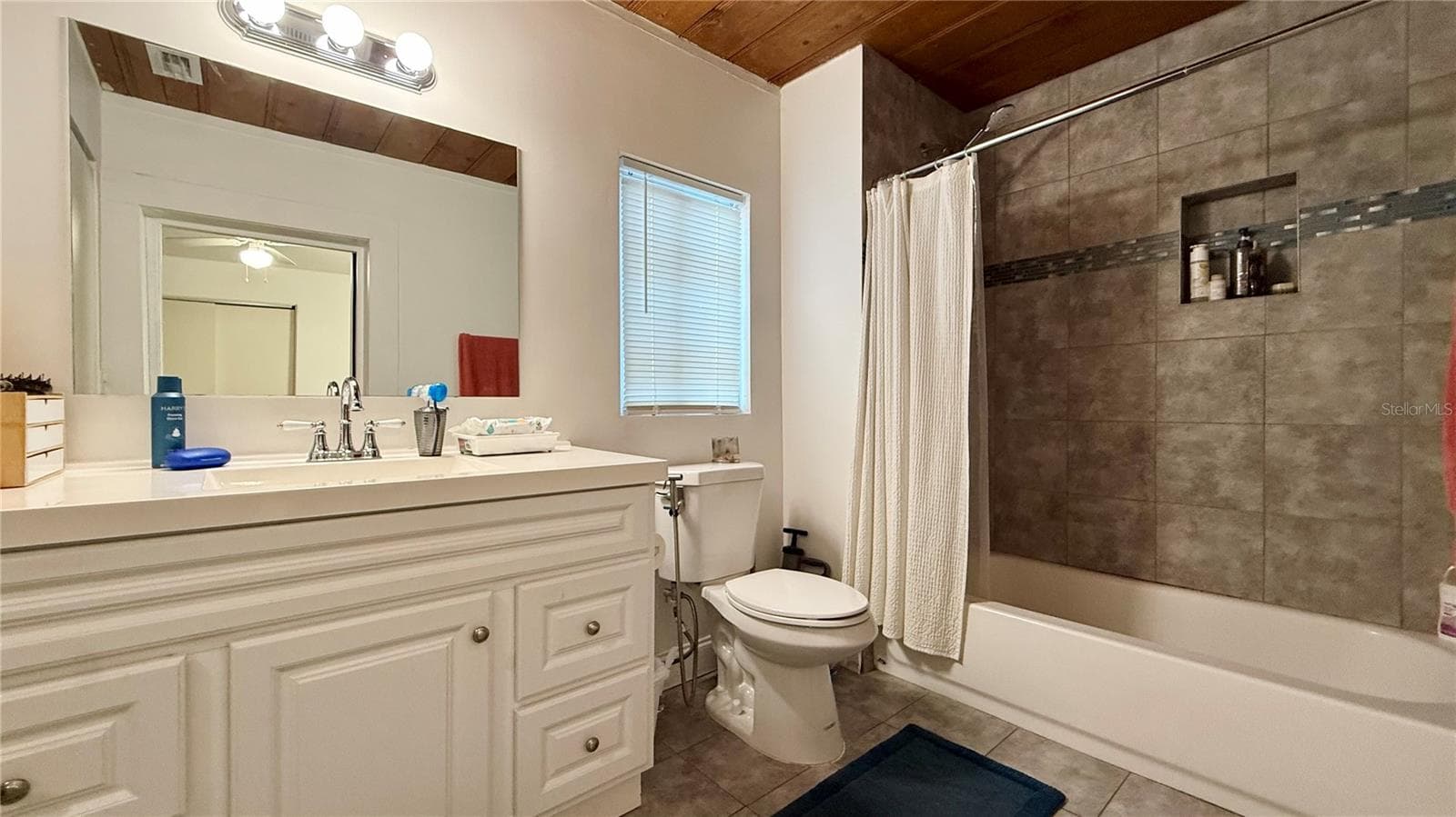 Single Family Residence at 811 22ND ST NW, WINTER HAVEN, photo 15 of 39