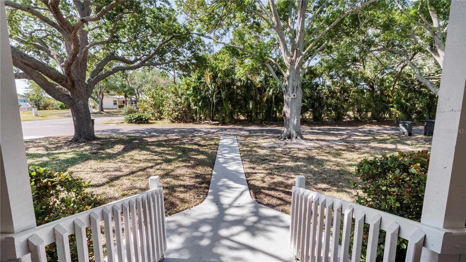 Single Family Residence at 4725 DEL RIO WAY S, GULFPORT, photo 6 of 53